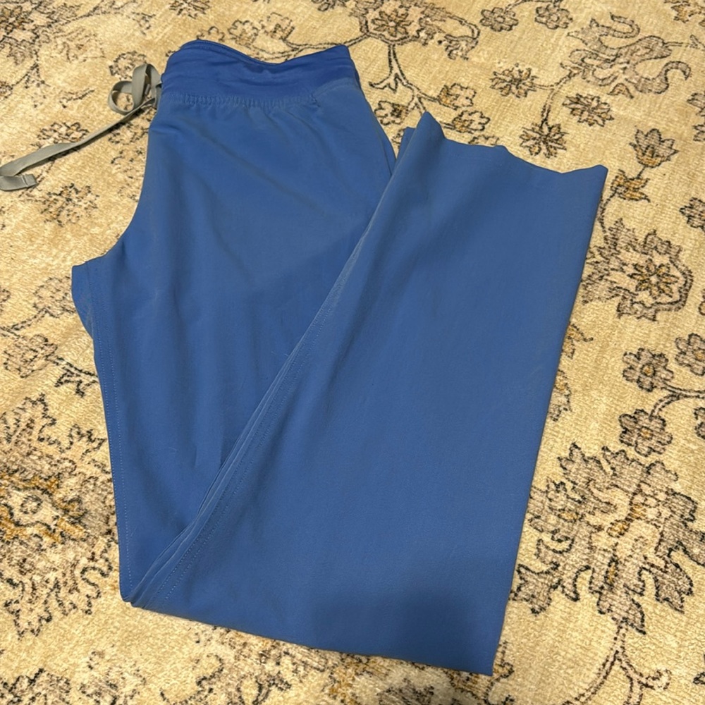 Ceil Blue figs Livingston scrub pants